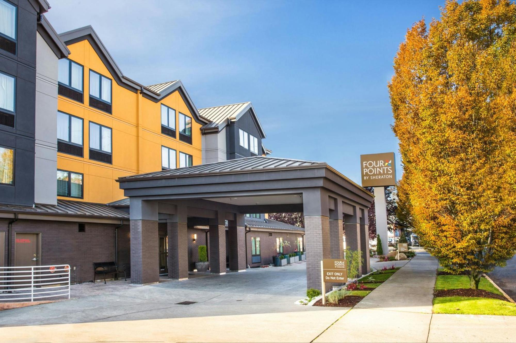 Four Points By Sheraton Downtown Center 3*